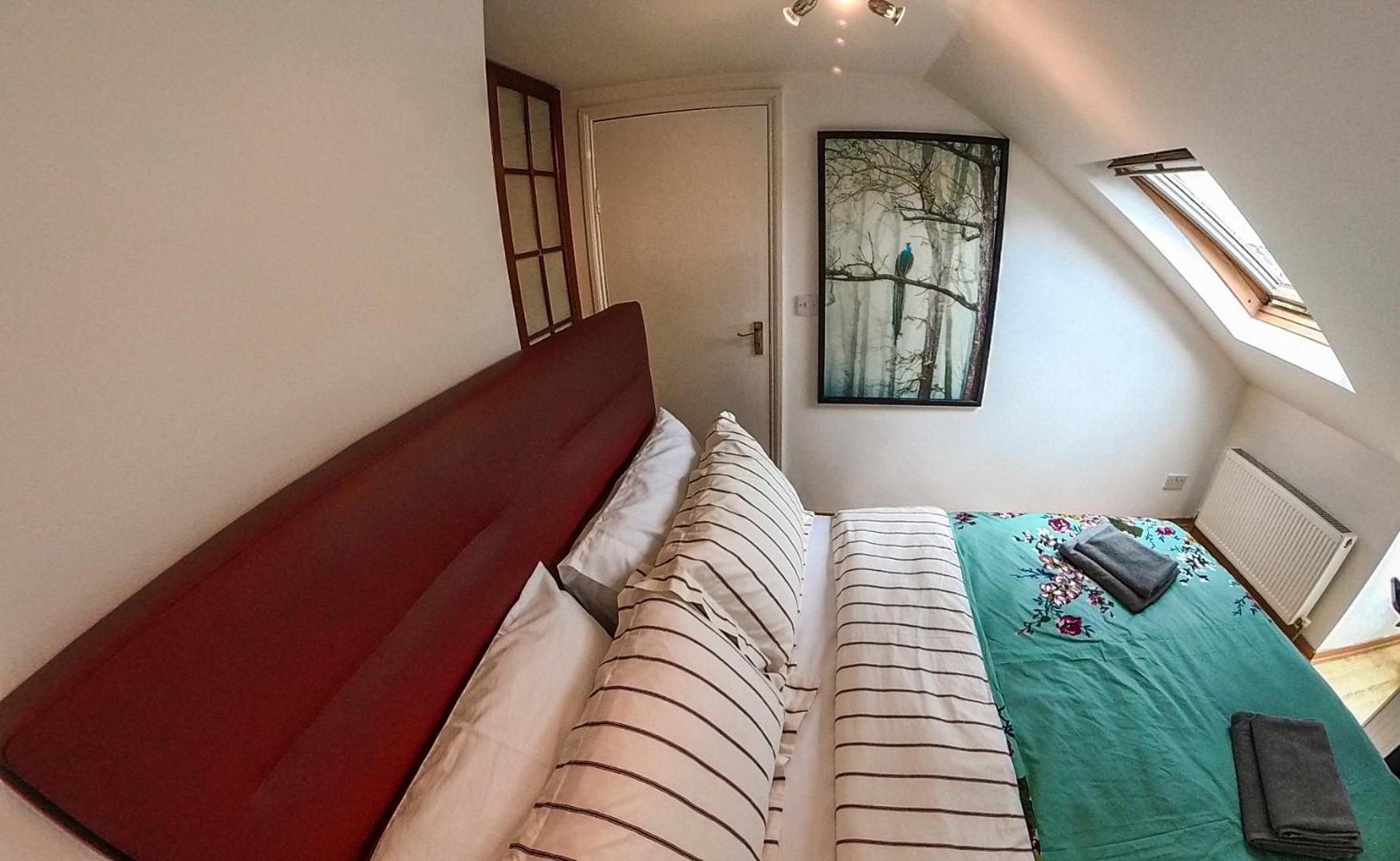 런던 1 Bed Attic Flat With Easy Reach To City Centre 아파트 외부 사진