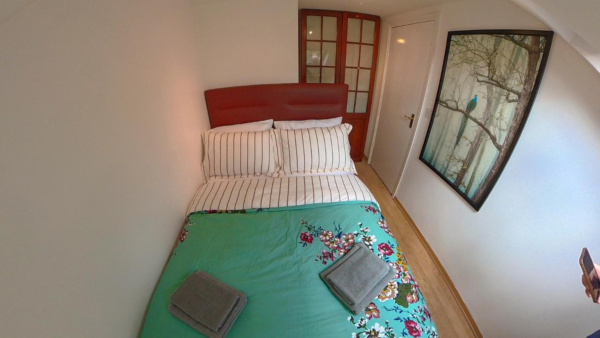 런던 1 Bed Attic Flat With Easy Reach To City Centre 아파트 외부 사진