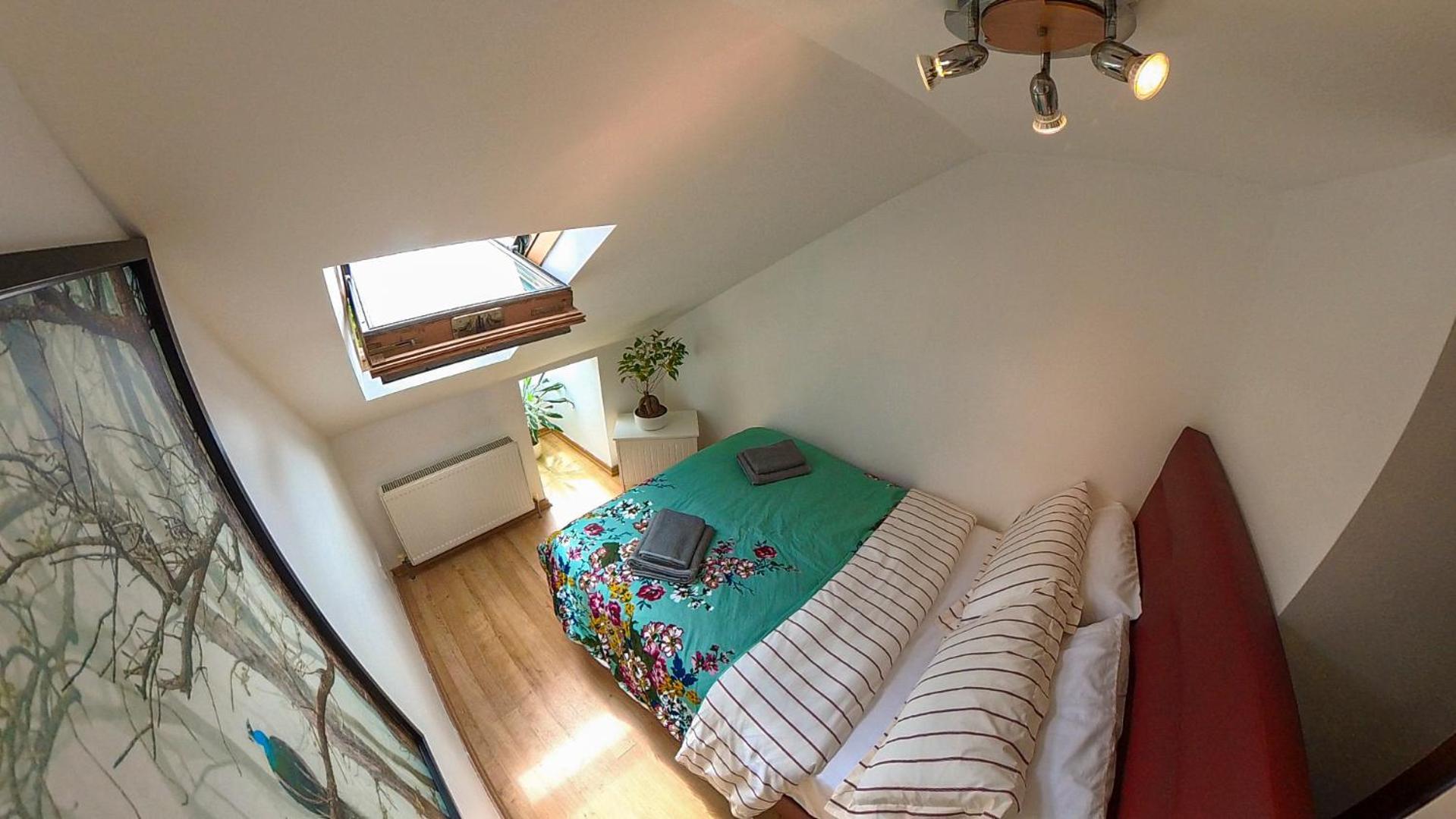 런던 1 Bed Attic Flat With Easy Reach To City Centre 아파트 외부 사진